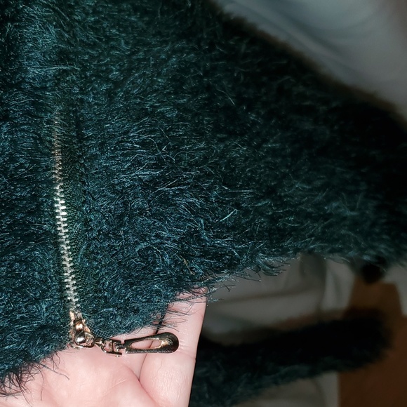 Dark green fuzzy cardigan 😍 - Picture 2 of 6